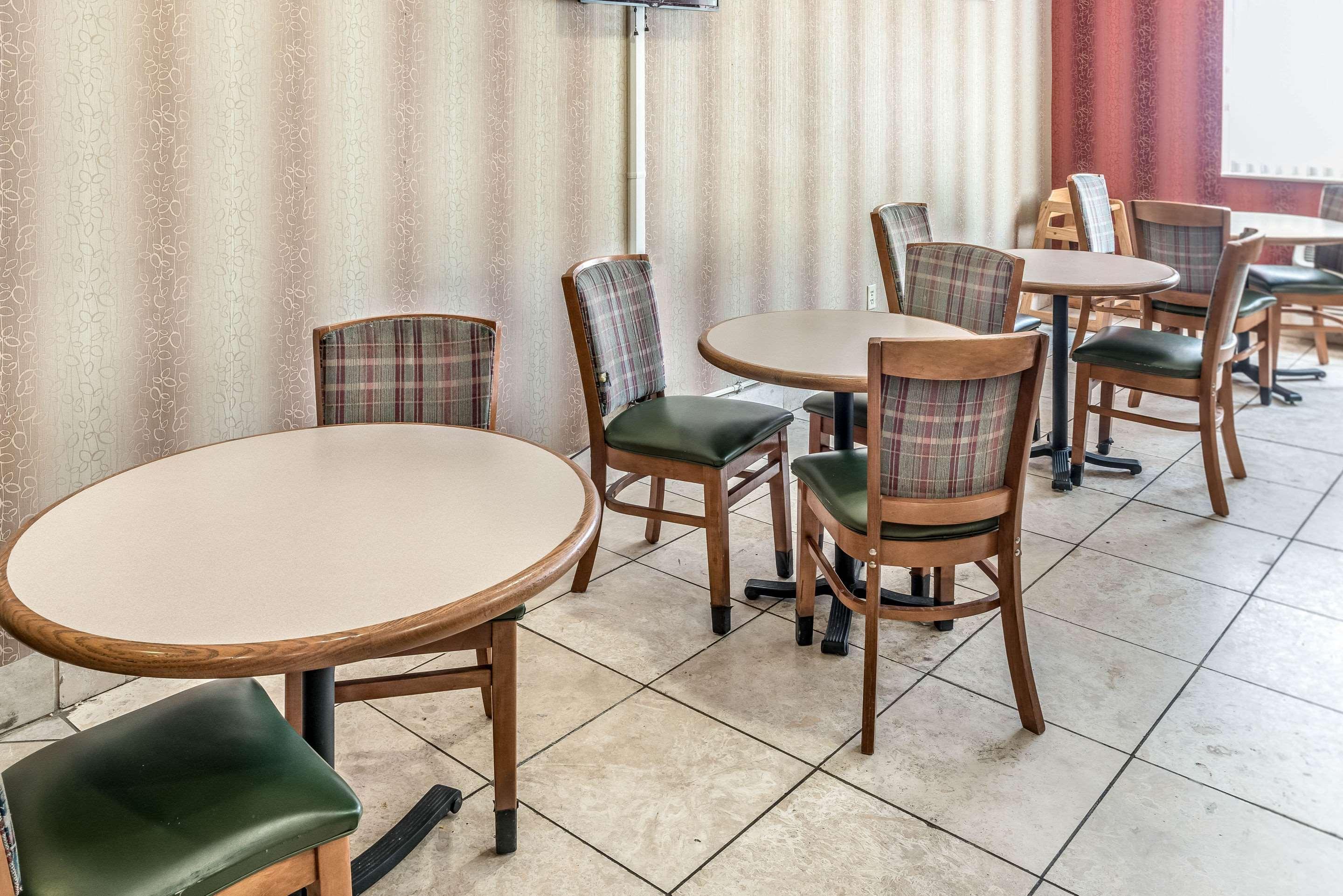 Quality Inn & Suites Mankato Bagian luar foto