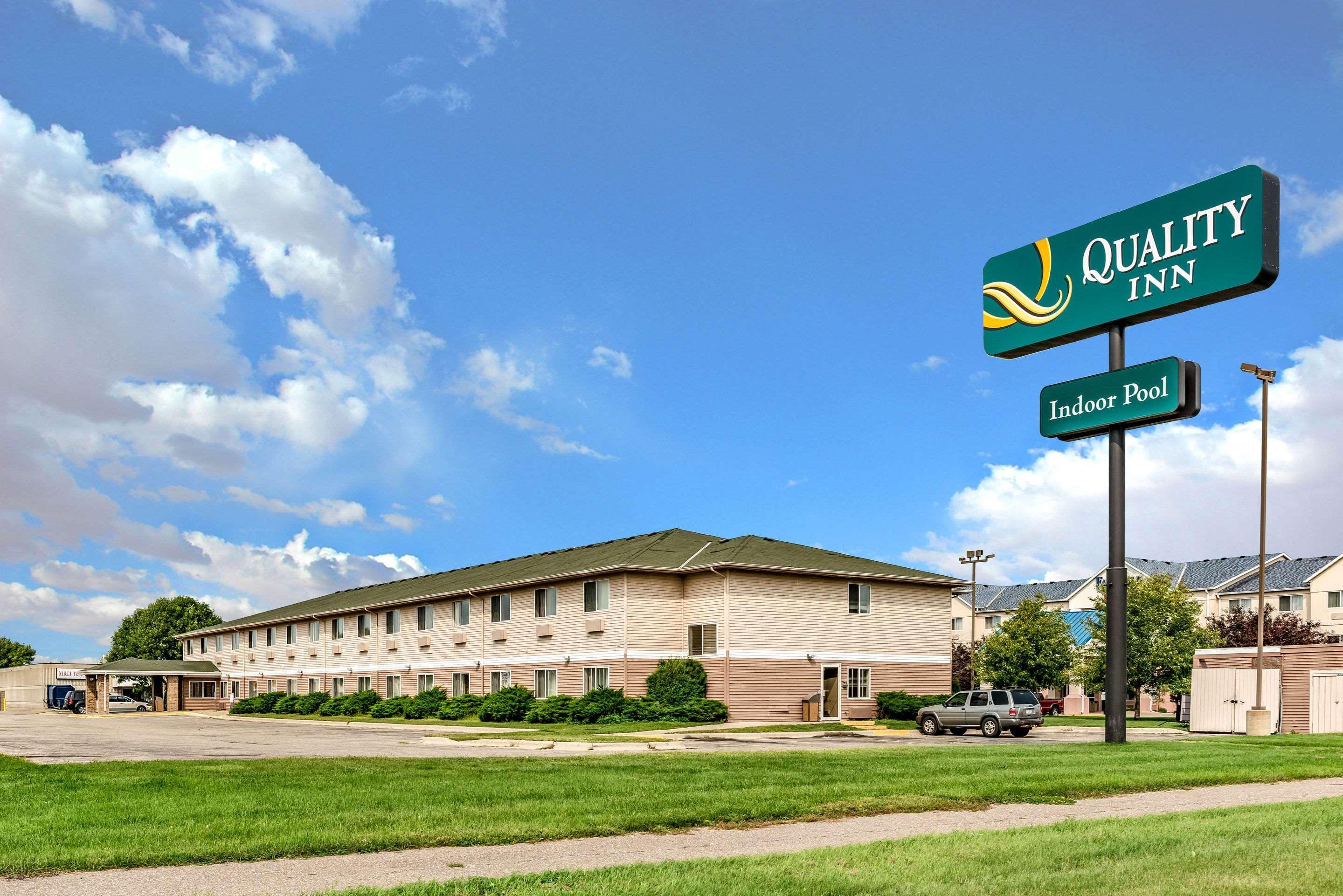 Quality Inn & Suites Mankato Bagian luar foto