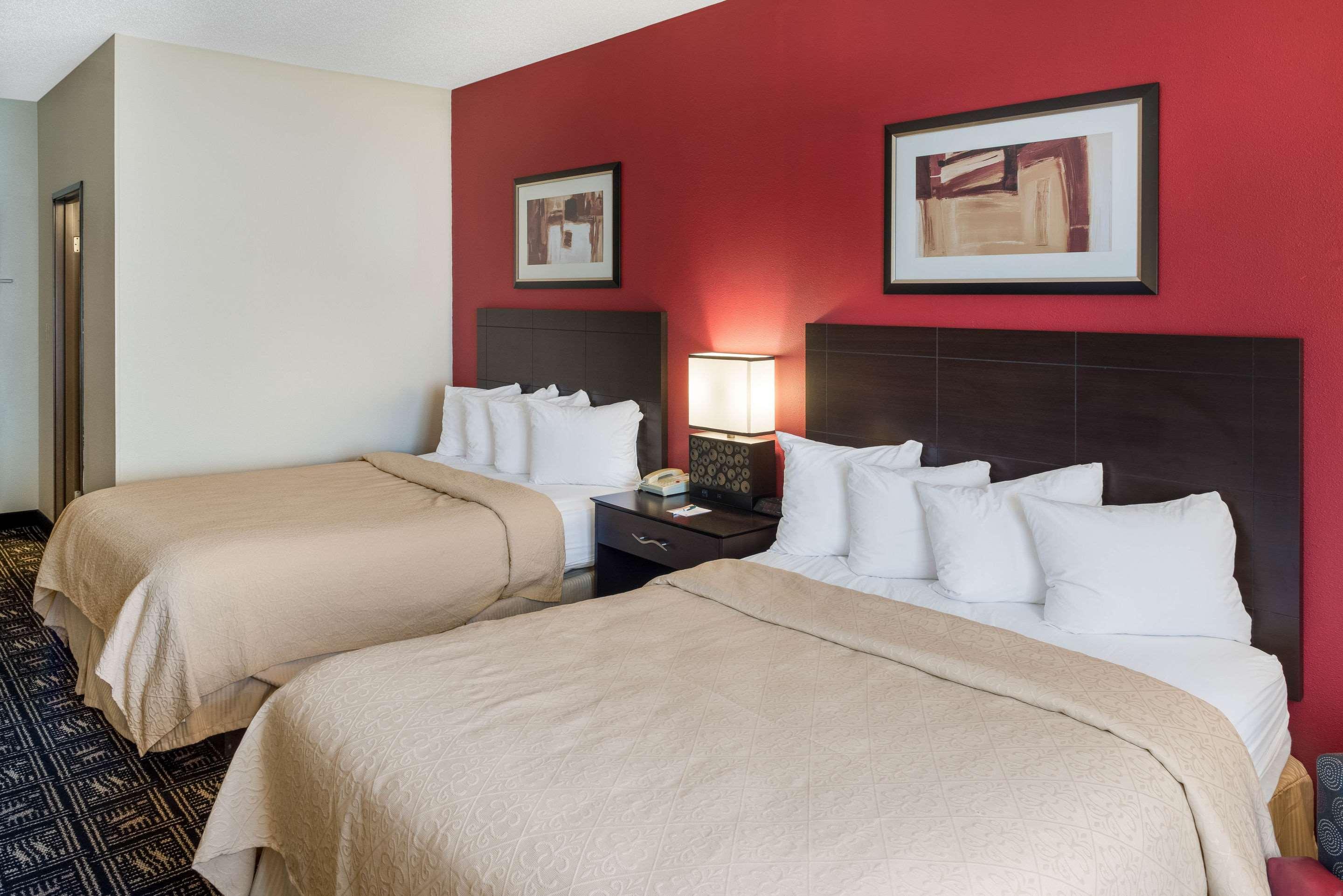 Quality Inn & Suites Mankato Bagian luar foto