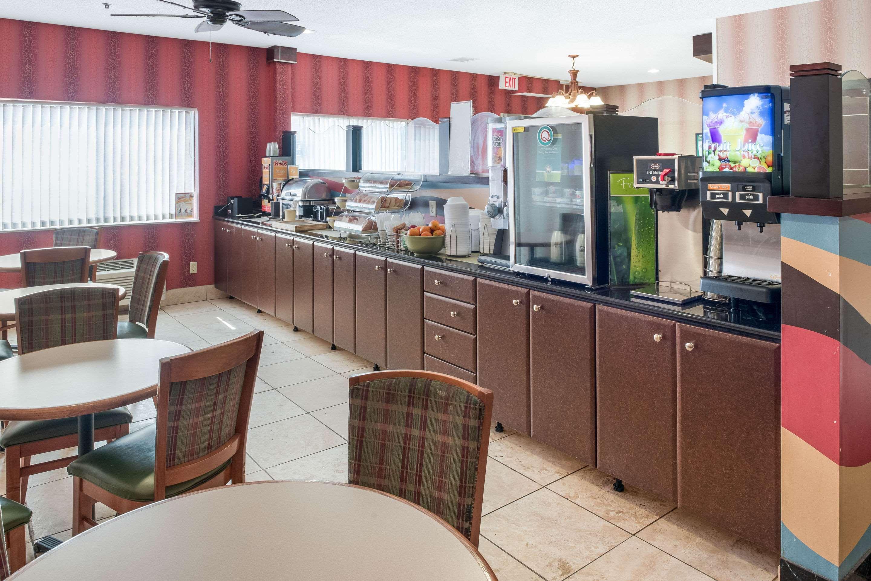 Quality Inn & Suites Mankato Bagian luar foto